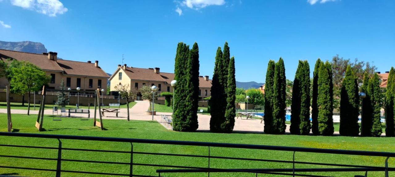 Monteperdido Jaca Apartment Bagian luar foto